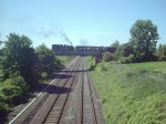 Doppelausfahrt Dampfzug nach Hettstedt und Triebwagen nach Mansfeld trifft Zug der Mansfelder Bergwerksbahn. 24.05.09